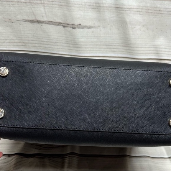 Michael Kors Sophia Shoulder Bag Purse Satchel Black Gold Saffiano Leather Large - Picture 10 of 16